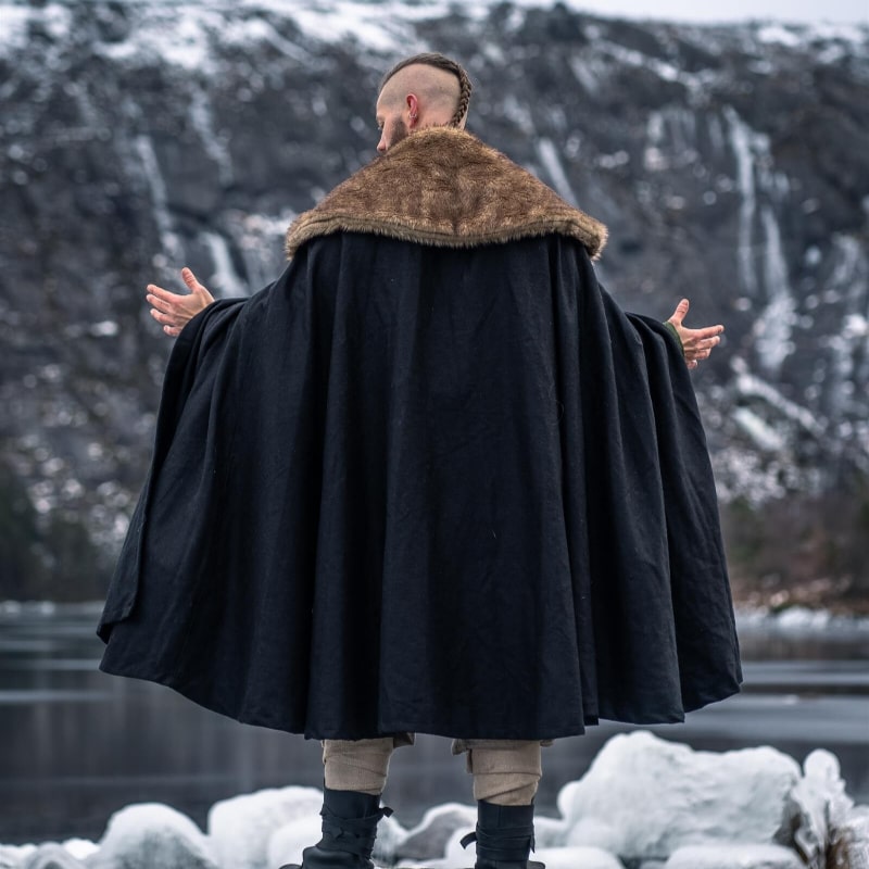 Viking Cape "Janne" with Faux Fur