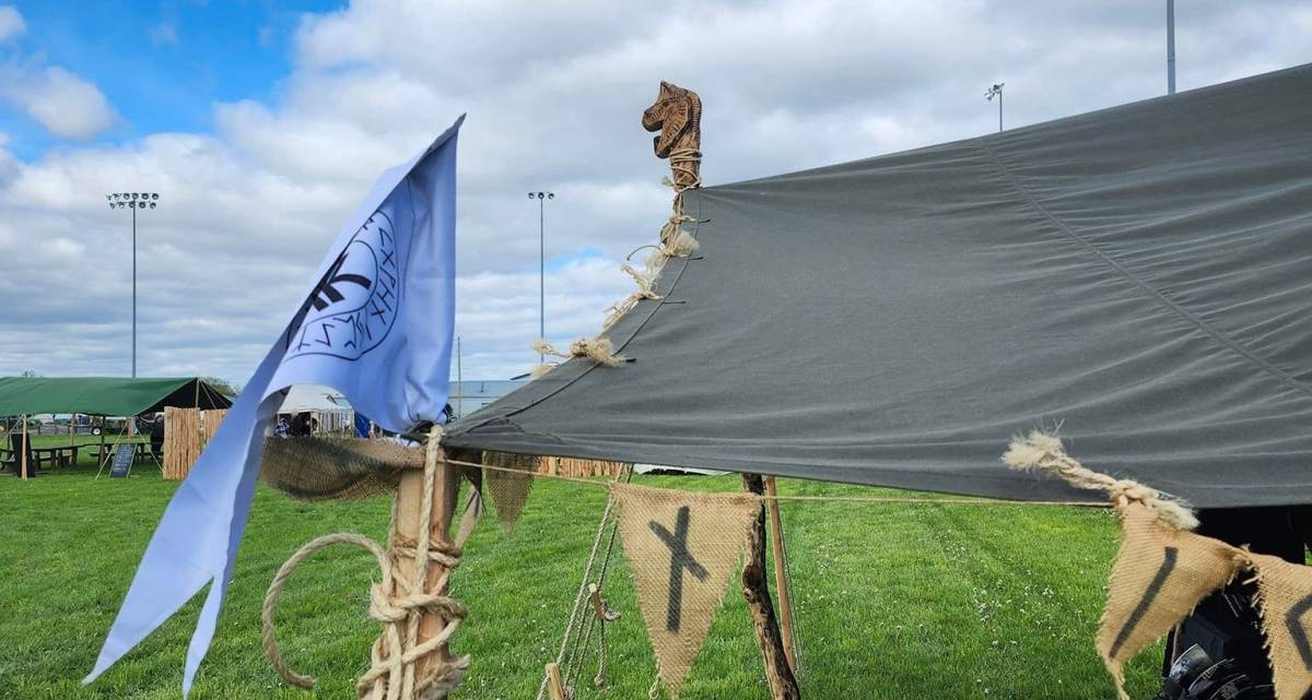What to Bring to a Renaissance Faire: First-Timer Tips, Costume Bags, and Packing Advice