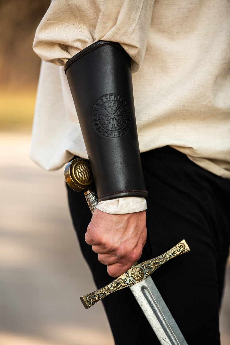 Leather arm guard "Ottar" with Vegvisir embossing - Black