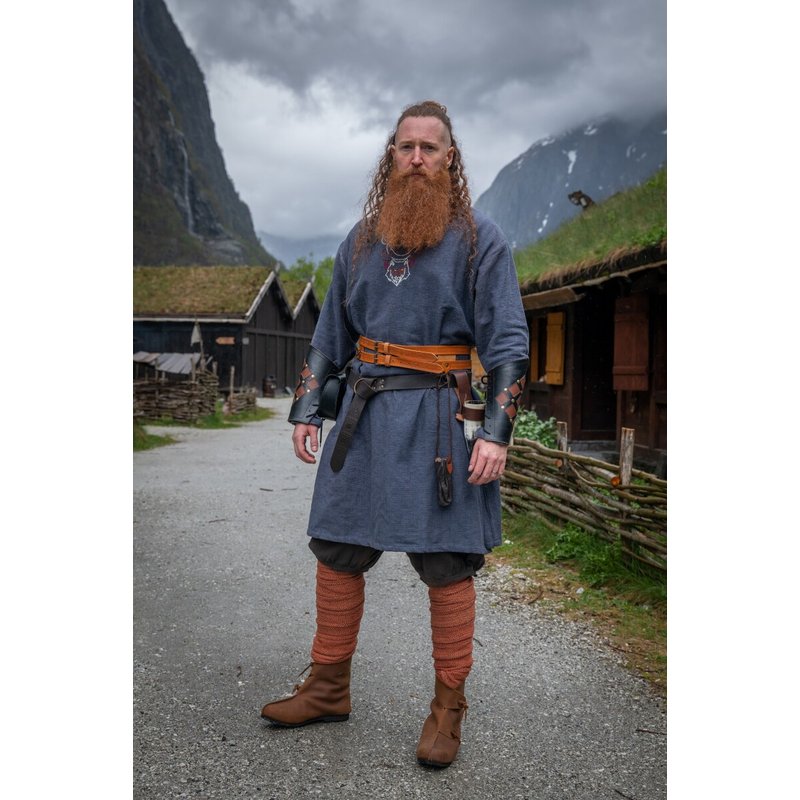 Freki Viking Tunic with Hand-Embroidered Wolf Neckline - Product image 3
