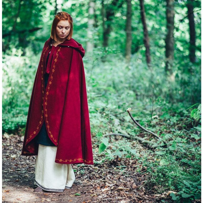 Ásidís Wool Cloak with Hand Embroidery