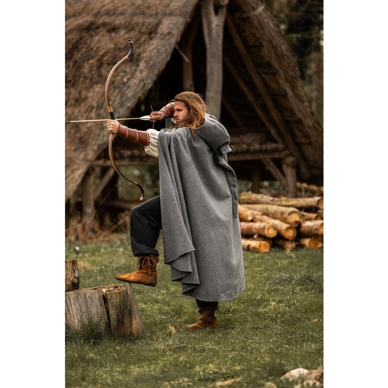 Ilmar Wool Cloak with Hood and Decorative Brooch - Product image 6
