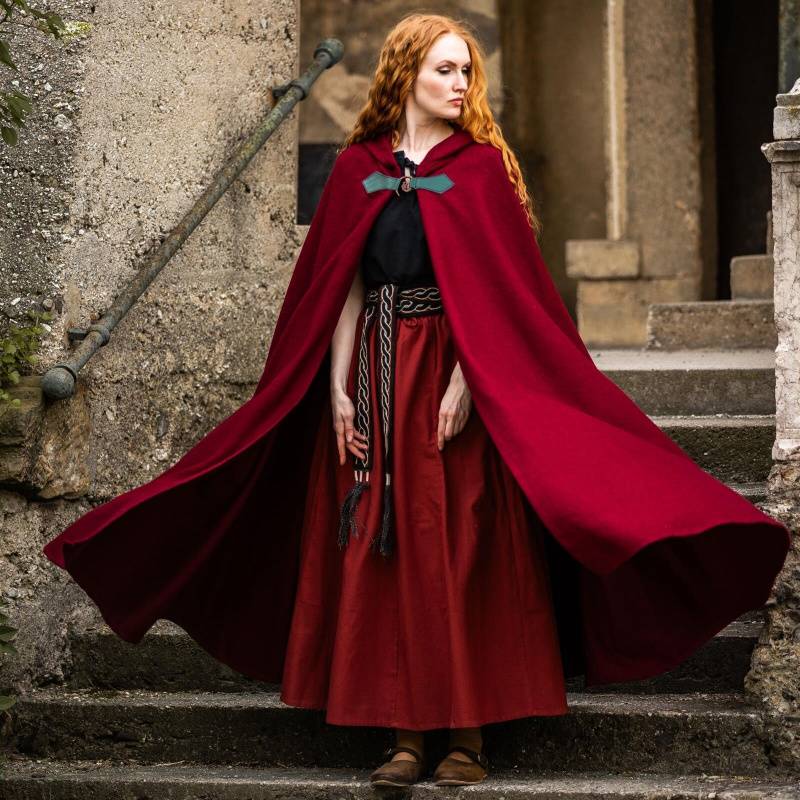 Wool cape with wolf buckle "Tjark"